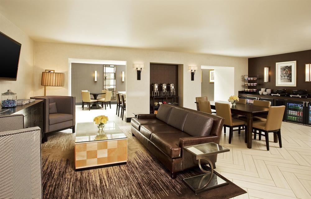 Philadelphia Marriott Old City Экстерьер фото