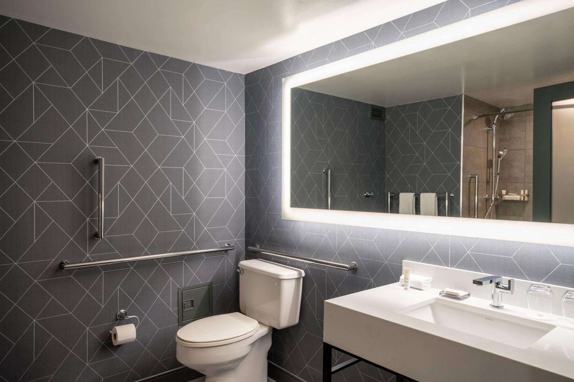 Philadelphia Marriott Old City Экстерьер фото