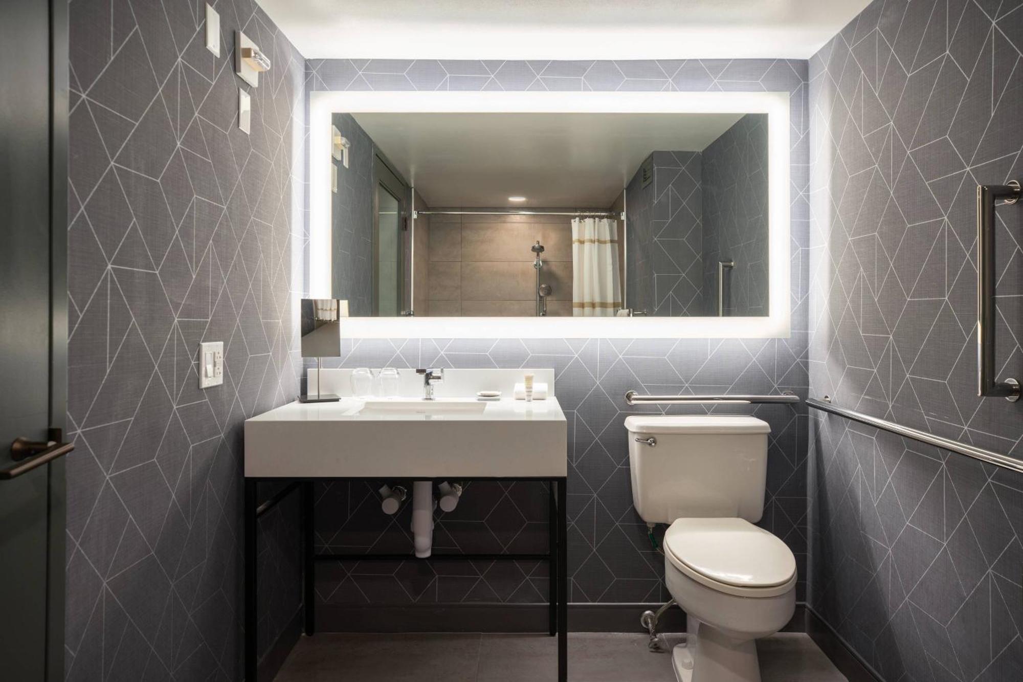 Philadelphia Marriott Old City Экстерьер фото