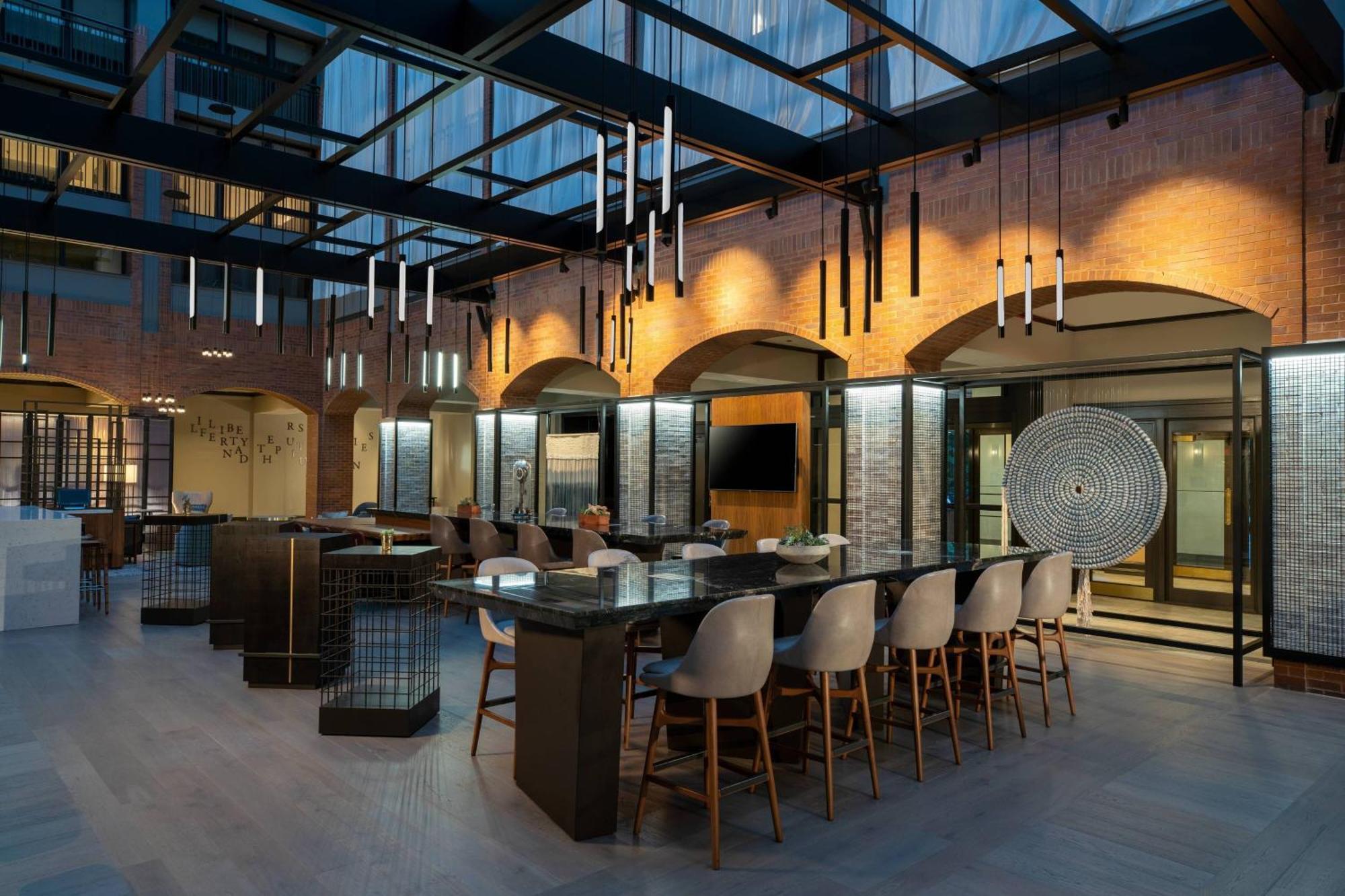 Philadelphia Marriott Old City Экстерьер фото